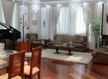 Casa · 480m² · 4 Quartos · 6 Vagas · Residencial Morada dos Lagos - 4 dormitórios, sendo a suíte master com lareira e piso aquecido.