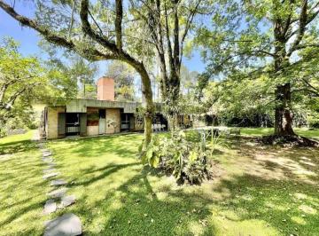 Casa · 243m² · 3 Quartos · Casa Térrea - Contemporânea