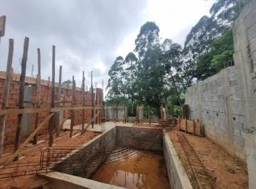 Casa · 312m² · 4 Quartos · 5 Vagas · Casa em condomínio em Santana de Parnaíba 4 Dormitórios 3 Suítes e 5 Vagas