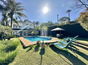 Casa · 428m² · 4 Quartos · 4 Vagas · Imperdível casa à venda em Cotia-SP: 4 quartos, 4 suítes, 4 vagas na Vila Santo Antônio, com 828,00