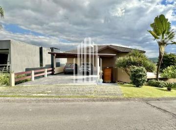 Casa · 330m² · 3 Quartos · 2 Vagas · Casa à venda em Carapicuíba-SP, Golf Gardens: 3 quartos, 1 suíte, 4 banheiros, 2 vagas, 330,00m². Ap