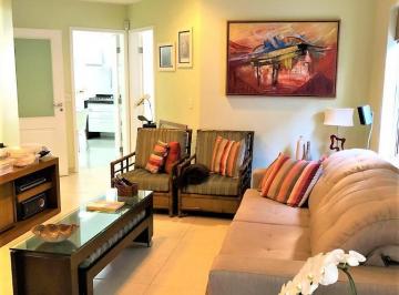 Casa · 280m² · 3 Quartos · 4 Vagas · Sobrado 3 dormitórios na Parada Inglesa, com suíte e 4 vagas de garagem.