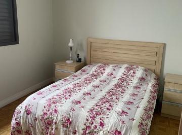 Casa · 210m² · 4 Quartos · 6 Vagas · Sobrado com 4 dormitórios sendo 1 suíte, quintal espaçoso e 6 vagas de garagem