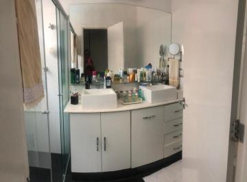 Casa · 253m² · 4 Quartos · 4 Vagas · Casa em Condomínio à Venda em Santana de Parnaíba-SP - 4 Quartos, 1 Suíte, 2 Banheiros, 4 Vagas, 253