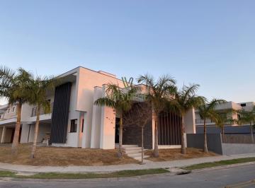 8nxpsvi2ogflmgixmdzjnjni_md · Casa em Condomínio localizado no Urbanova