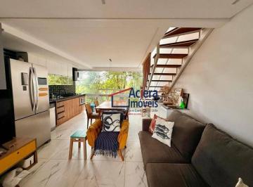 29c4c9894fcec273ae252dee731c18be634bccbe · Casa Triplex com 2 Dormitórios (1 Suíte) e Varanda Gourmet frente à mata à venda, 120 m² - Outeiro d