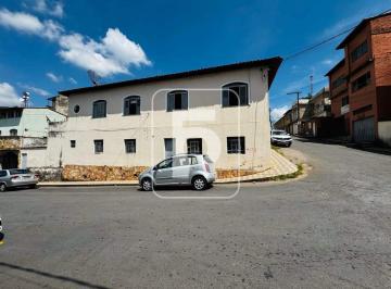 Casa · 155m² · 3 Quartos · 2 Vagas · Casa à venda no Centro de Conselheiro Lafaiete – 3 quartos, 1 suíte, 2 vagas