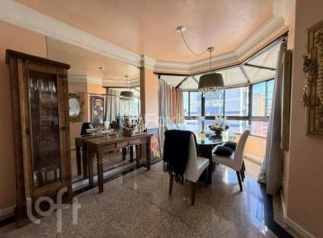 6938e2ed · Cobertura, 3 dormitórios, 203.18 m², em Centro