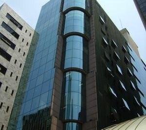 Comercial · 200m² · 4 Vagas · Sala à Venda no Edifício Crystal Tower