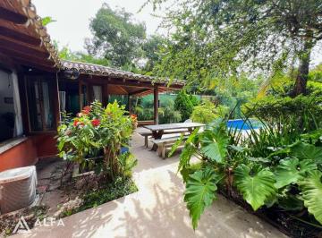 casa-com-piscina-e-3-suites-no-centro-de-trancoso-157995719bf2778126513831079ae7d608.jpeg · Casa com Piscina e 3 Suítes no Centro de Trancoso