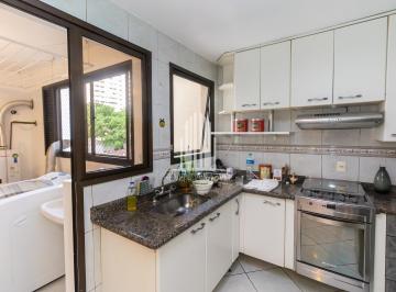 Apartamento · 140m² · 4 Quartos · 1 Vaga · Apartamento para locação em Moema, SP: 4 quartos, 1 suíte, 1 vaga. Não perca a oportunidade de morar