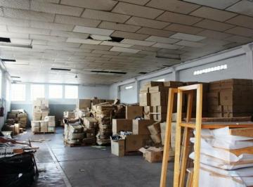 Comercial · 6203m² · Galpões com escritórios e showroom disponíveis para locação (6.203m²).