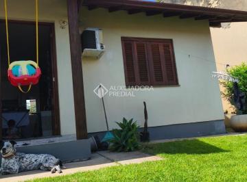 Casa · 69m² · 2 Quartos · 2 Vagas · Casa plana com 2 quartos, 2 garagens cobertas, sala e cozinha integradas.