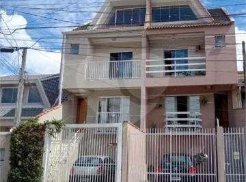 Casa de 4 quartos, Curitiba · Sobrado 4 quartos 1 suíte 2 banheiros 1 vaga no Campo Comprido