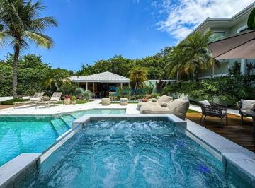 Foto 01 · Casa à Venda na Barra da Tijuca com 1.300m² por R$10.800.000,00