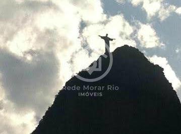 Apartamento · 160m² · 2 Quartos · 1 Vaga · Cobertura Triplex com vista para o Cristo Redentor à Venda no Humaitá
