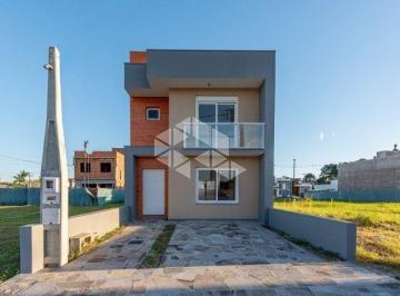 Casa · 113m² · 2 Quartos · 2 Vagas · Linda Casa no Jardins do Condado com Suíte, Pátio e Churrasqueira