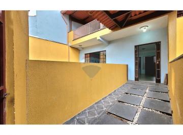 Casa · 358m² · 3 Quartos · 8 Vagas · Sobrado com 358m² | 3 quartos | 2 Suítes | 8 vagas