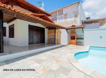 Casa · 240m² · 4 Quartos · 6 Vagas · Casa à venda com piscina a 160m da praia do Bessa, com 04 quartos, sendo 01 suíte, localizada em Joã