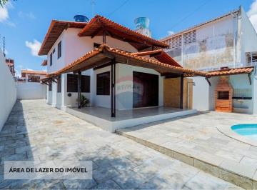 Casa · 240m² · 4 Quartos · 6 Vagas · Casa à venda com piscina a 160m da praia do Bessa, com 04 quartos, sendo 01 suíte, localizada em Joã