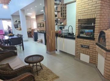 Foto 01 · Excelente Casa à Venda em Uberlândia-MG, Bairro Santa Rosa: 4 Quartos, 1 Suíte, 1 Sala, 2 Banheiros,