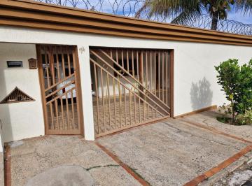 Foto 01 · Casa à venda em Uberlândia-MG, Marta Helena: 3 quartos, 1 suíte, 2 banheiros, 3 vagas de garagem, 16