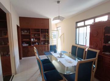 Foto 01 · Imperdível: Casa à venda em Uberlândia-MG, 5 quartos, 1 suíte, 3 salas, 3 banheiros, 5 vagas de gara