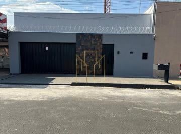 Foto 01 · Imperdível casa à venda em Uberlândia-MG, 3 quartos, 1 suíte, 3 banheiros, 4 vagas de garagem, 170m²