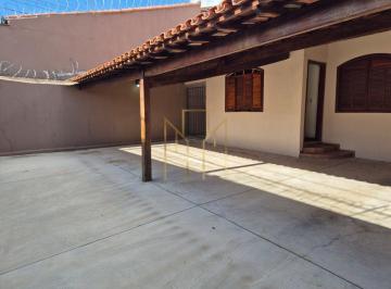 Foto 01 · Espetacular casa à venda em Uberlândia-MG, Cidade Jardim: 3 quartos, 2 salas, 1 banheiro, 3 vagas de
