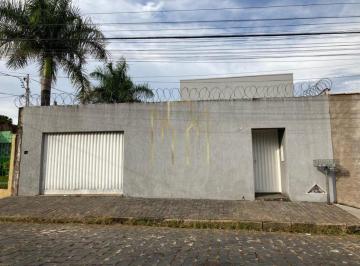 Foto 01 · Casa à venda em Uberlândia-MG, Presidente Roosevelt: 4 quartos, 3 suítes, 2 salas, 2 vagas de garage