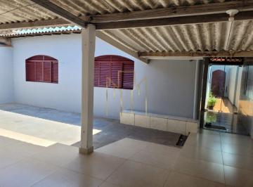 Foto 01 · Imperdível oportunidade! Casa à venda em Uberlândia-MG, bairro Custódio Pereira: 4 quartos, 1 suíte,