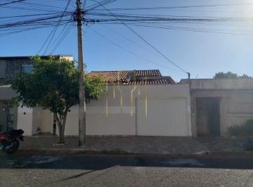 Foto 01 · Imperdível casa à venda em Uberlândia-MG, bairro Alto Umuarama! 3 quartos, 1 suíte, 2 salas, 2 banhe