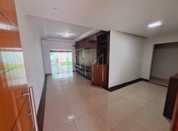 Foto 01 · Casa de alto padrão em condomínio no Jardim Holanda, Uberlândia-MG: 3 quartos, 1 suíte, 1 sala, 1 ba