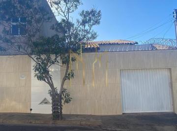 Foto 01 · Espetacular casa à venda em Uberlândia-MG, bairro Luizote de Freitas: 3 quartos, 1 suíte, 1 sala, 1 