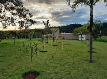 Foto 01 · Chácara à venda em Uberlândia-MG, bairro Tubalina: 4 quartos, 1 suíte, 1 sala. Aproveite essa oportu