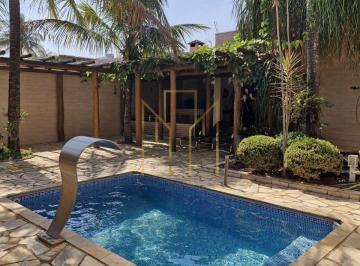 Foto 01 · Imperdível Casa à Venda em Uberlândia-MG: 3 Quartos, 1 Suíte, 2 Banheiros, 4 Vagas na Garagem, 200m²