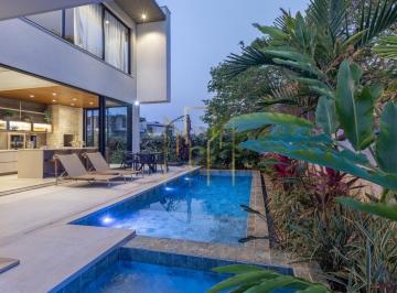 Foto 01 · Alphaville 2 Condomínio de Luxo para Locação em Uberlândia - 3 Quartos, 3 Suítes, 4 Vagas, 246m² na 