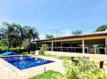 Foto 01 · Chácara de luxo em condomínio à venda em Uberlândia-MG - 3 quartos, 3 suítes, 2 salas, 2 banheiros,