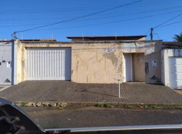Foto 01 · Imperdível oportunidade! Casa à venda em Uberlândia-MG, Cidade Jardim. 3 quartos, 1 suíte, 2 banheir