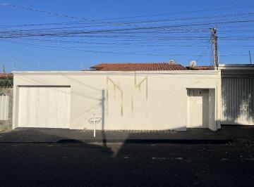 Foto 01 · Casa à venda em Uberlândia-MG, bairro Custódio Pereira: 5 quartos, 2 suítes, 2 salas, 3 banheiros, 3
