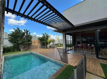 Foto 01 · Imperdível Casa em Condomínio à Venda em Uberlândia-MG, Granja Marileusa - 3 Quartos, 2 Suítes, 6 Va