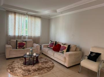 Casa · 259m² · 6 Quartos · 4 Vagas · Casa à venda e para aluguel em Uberlândia