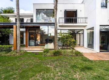 ee335c02-e472-453c-9733-c72baa2dfebf · Elegante casa para venda em Boaçava com 4 quartos, sendo 4 suítes, 813m²