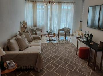 Casa de 6 quartos, São José dos Campos · Casa Condomínio - Urbanova - Condomínio Altos da Serra I - 6 Dormitórios - 350m².
