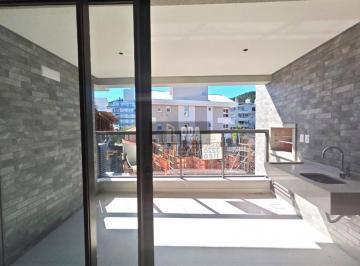 4a046608ff22.jpg · Apartamento novo com 03 suítes a 50 metros da Praia de Jurerê