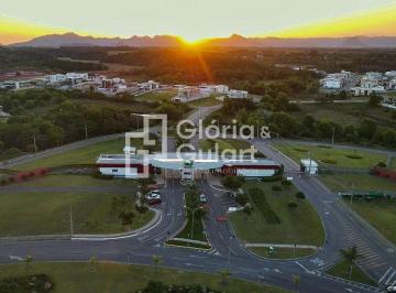 Foto 01 · Lote de 881m2 a venda no condominio Jardins Veneza em Vila Velha