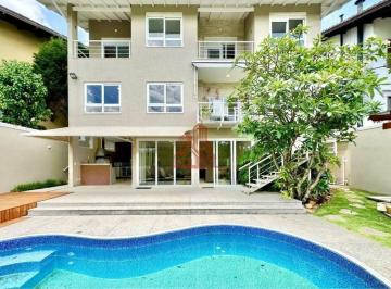 Casa · 450m² · 4 Quartos · 6 Vagas · inda residência moderna e clean, com lazer completo e oferecendo conforto, priva