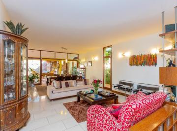 68840015-2363-49b6-99dd-43bda745ed3b · Imperdível sobrado para venda em Vila Madalena com 4 quartos, sendo 2 suítes, 351m²