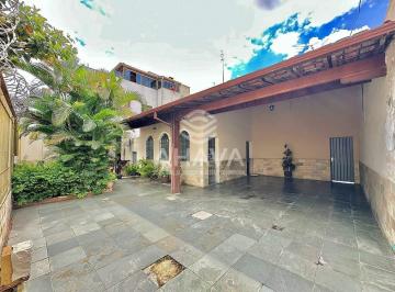 Casa · 365m² · 3 Quartos · 4 Vagas · Casa com 3 Quartos à Venda - 365m² - Santa Mônica - Próximo à Avenida Deputado Anuar Menhem.