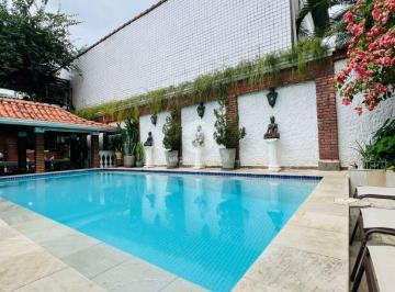 Casa · 290m² · 4 Quartos · 2 Vagas · Sobrado com 4 Quartos com piscina à venda na Ponta da Praia